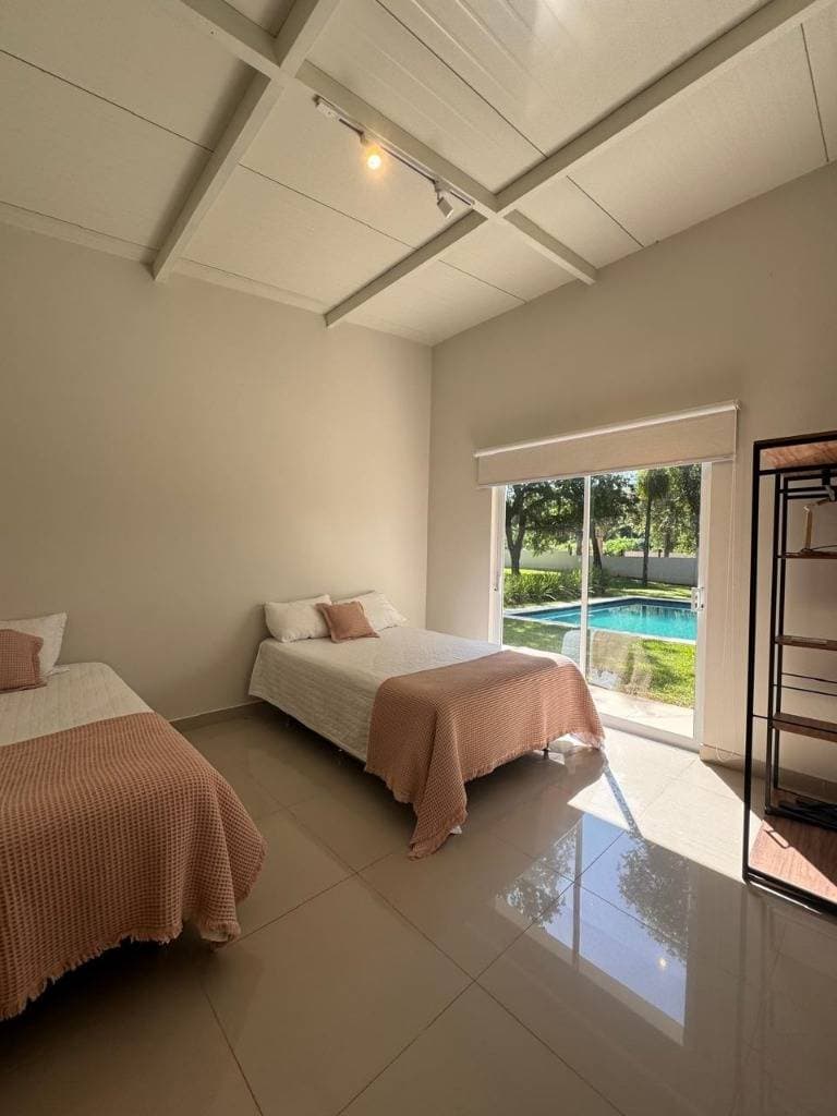 Casa en venta en San Bernardino – 5 dormitorios, foto 4