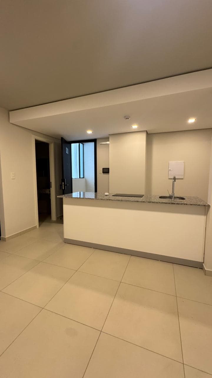 Departamento 1 dorm. Zona Luque — foto 5