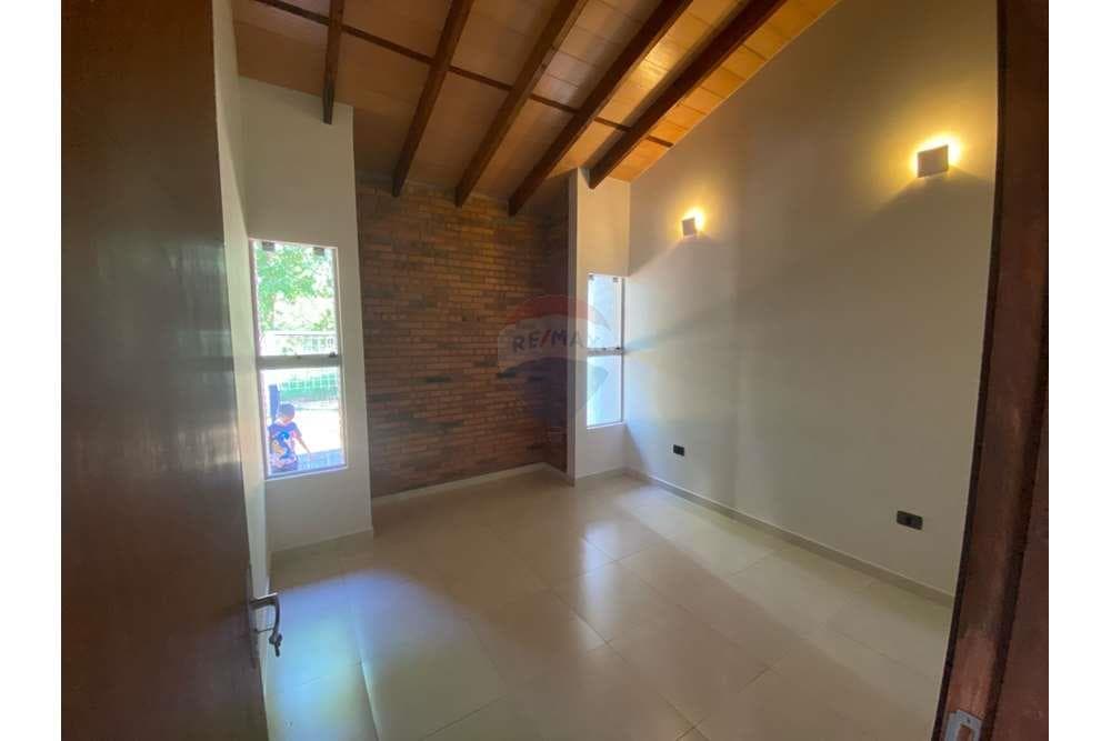 Hermoso duplex en areguá compañia pindolo, foto 3