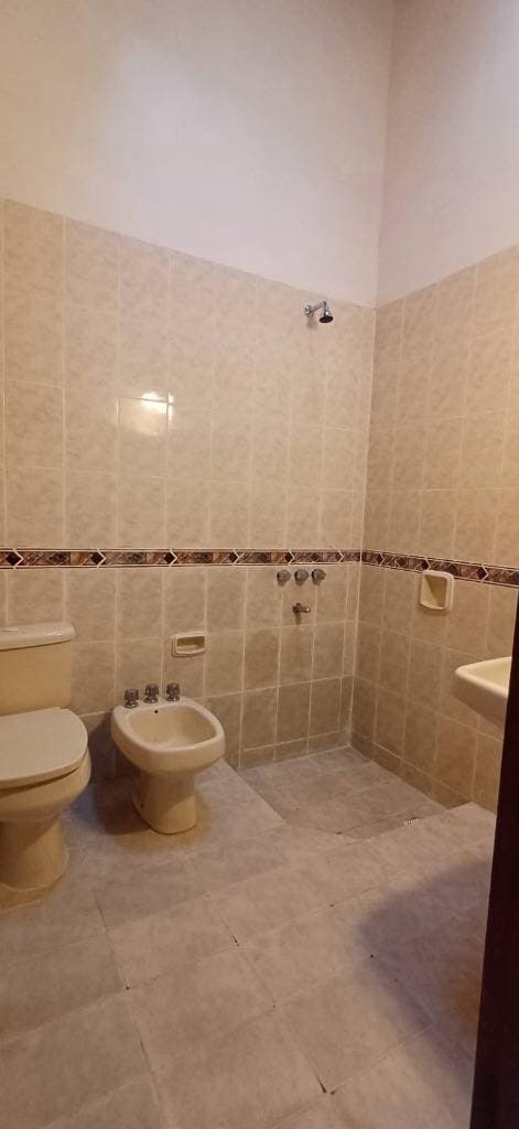 Casa en B° puerto pabla, lambare...totalmente remodelada sobre tape tuya, foto 4