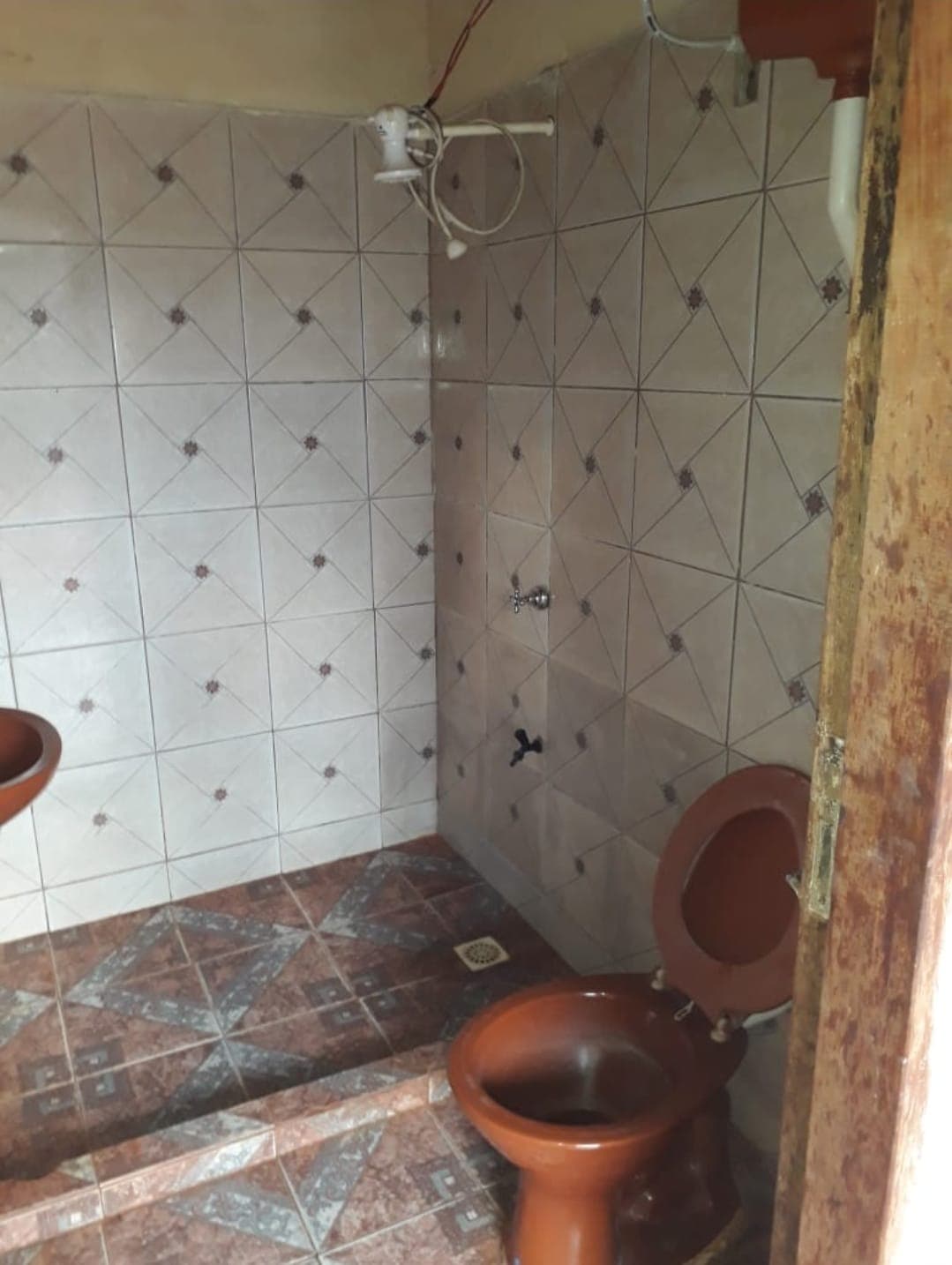 Terreno con casa a refaccionar en itaugua!!!!, foto 5