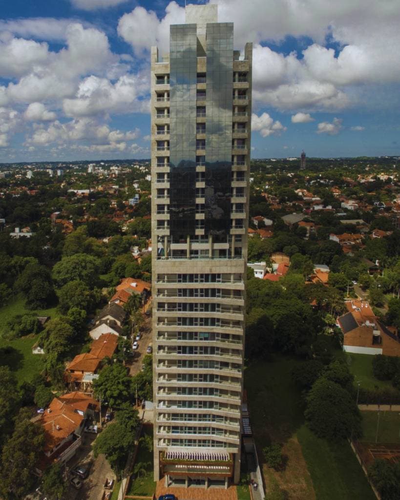 Vendo departamento de 2 habitaciones en edificio miranda