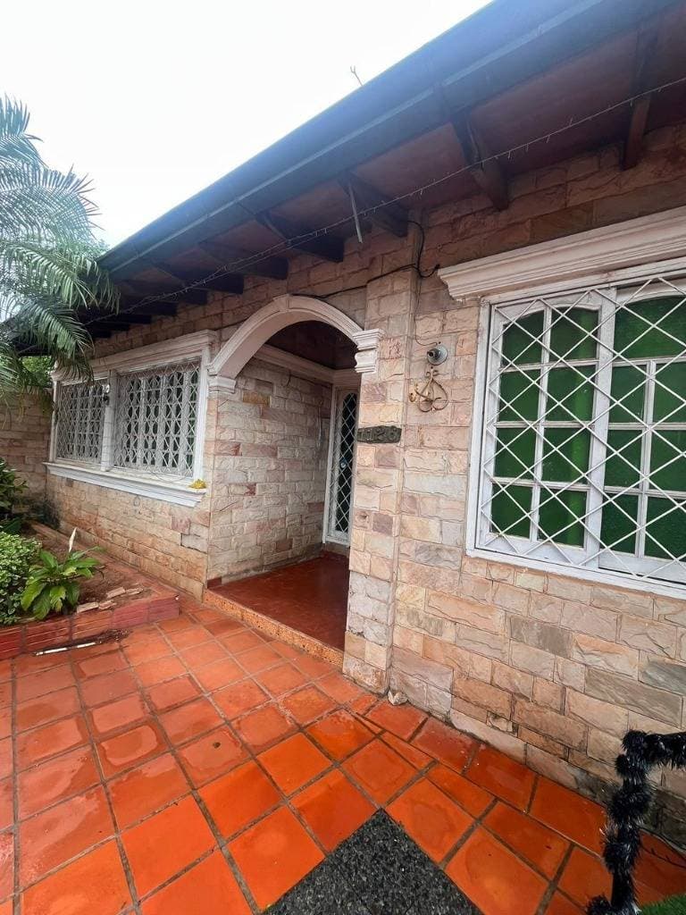 Casa colonial en Fernando de la Mora, foto 1