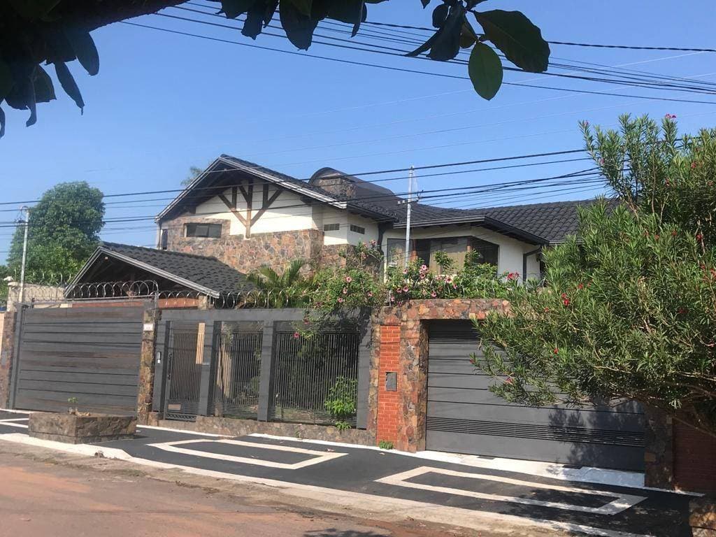 En Venta – Hermosa Casa en Barrio Kennedy, Lambaré, foto 1