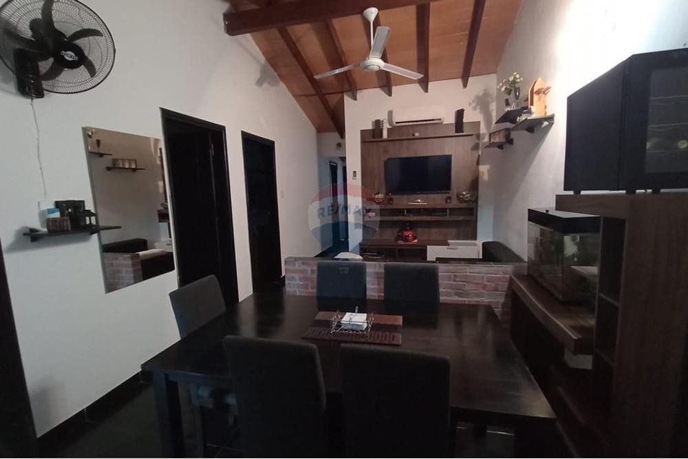 Casa con piscina en condominio, foto 1