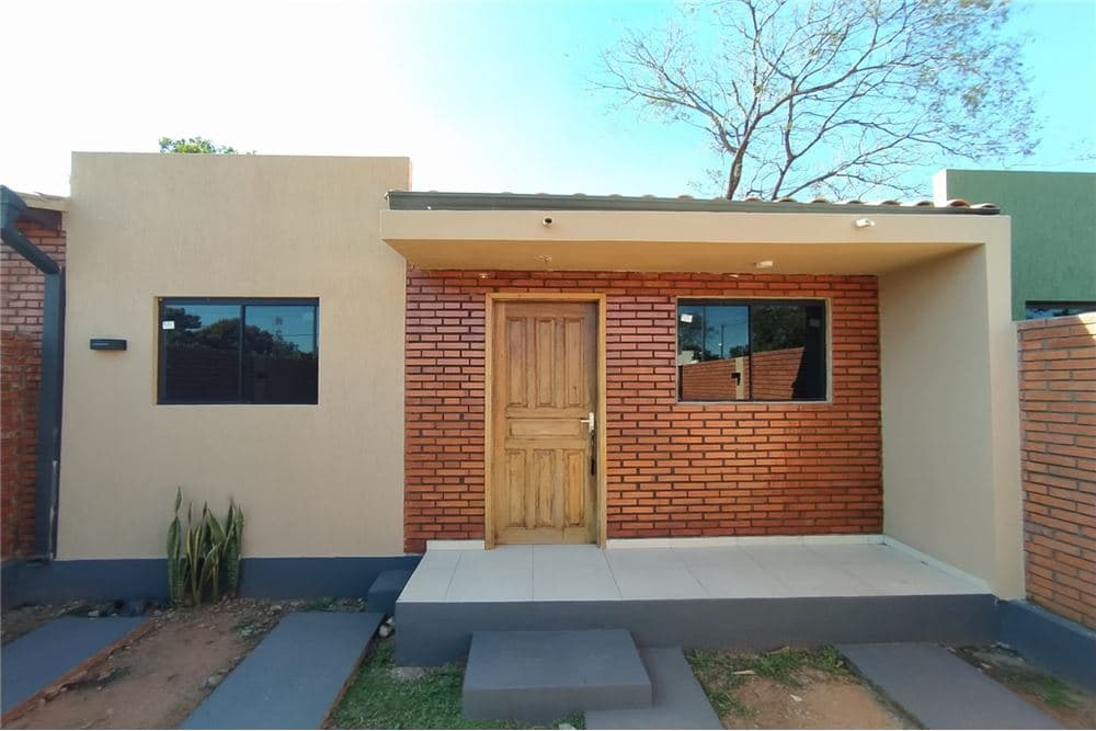 Chalet - Venta - San Lorenzo, Paraguay - Casa, foto 2