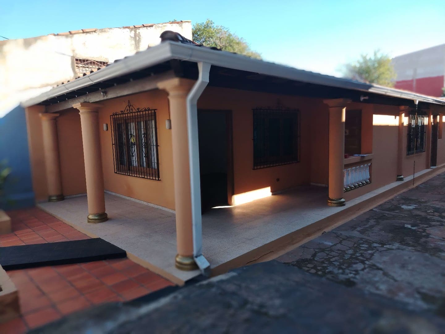 Casa en Alquiler – Centro de San Lorenzo