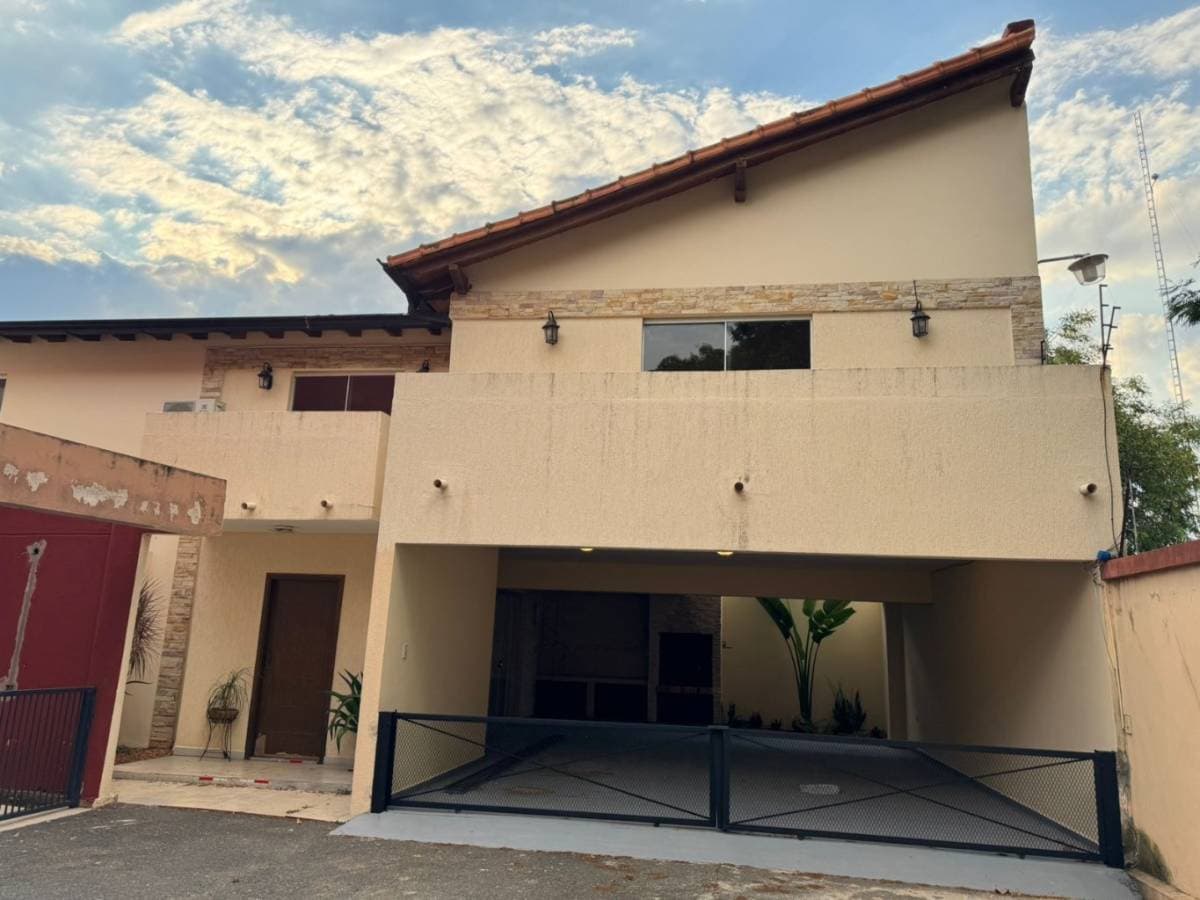 Amplio duplex en condominio cerrado en lambare — foto 2