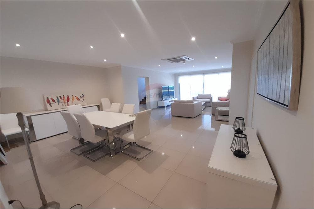 Vendo departamento sobre la avenida molas lopez