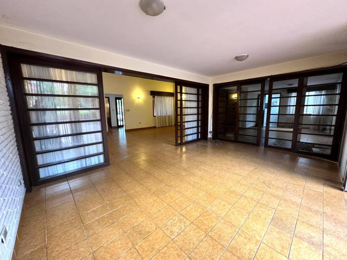 Casa en barrio Manorá, Asunción – zona del shopping del sol, foto 5