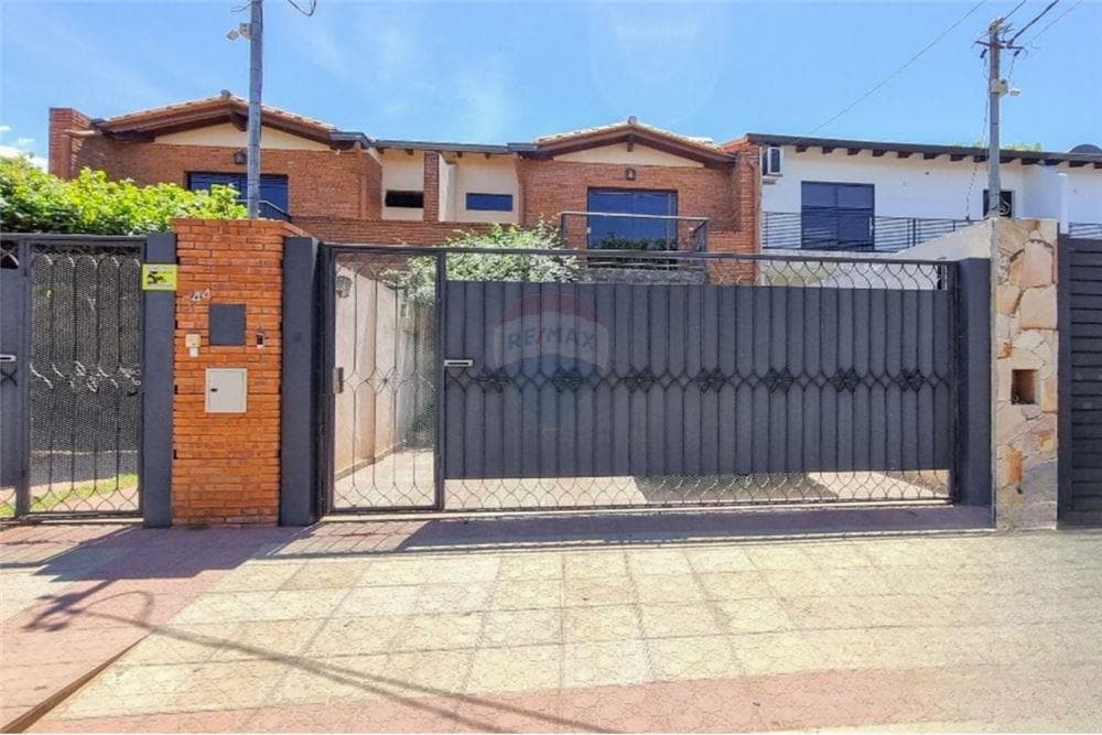 Dúpex de 4 dorm. En barrio san miguel -San Lorenzo