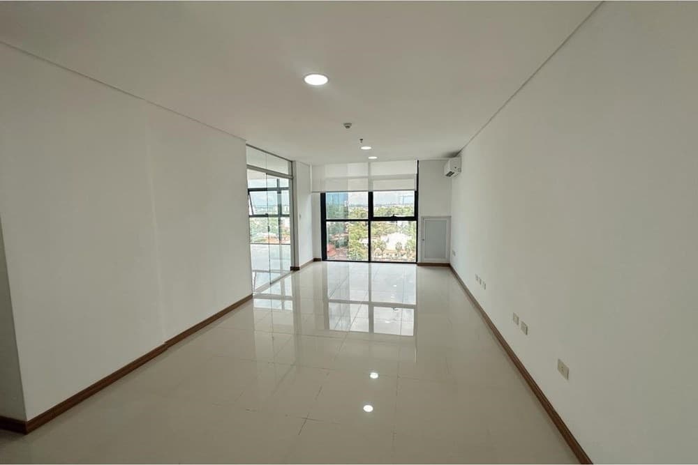 Piso en trading park, Asunción, foto 4