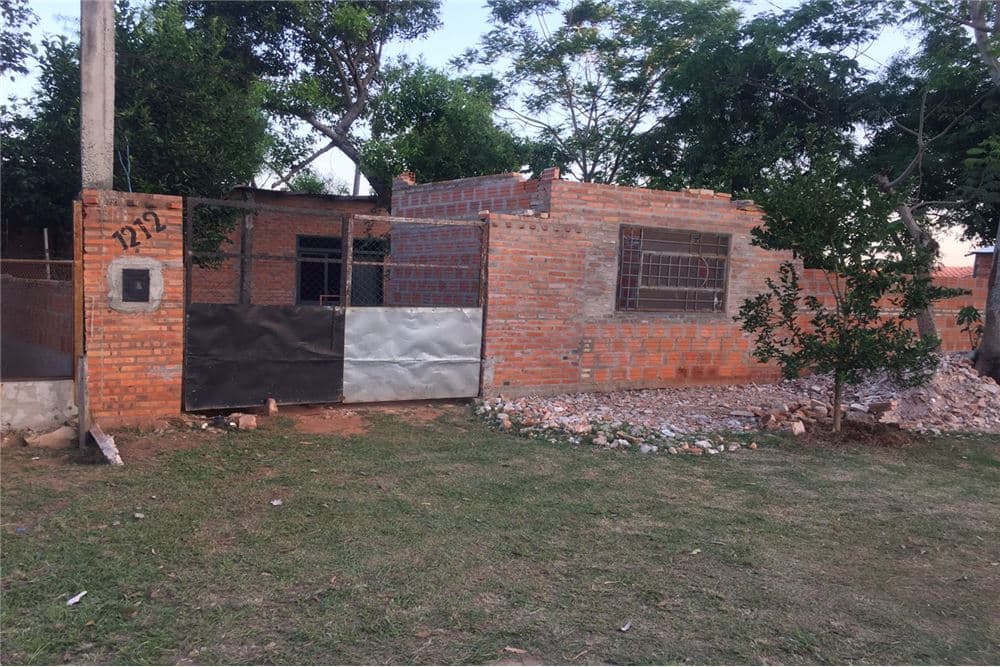 Casa - Venta - Luque, Paraguay, invierte en un nuevo hogar!