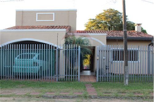En Venta Casa en Grupo habitacional aeropuerto, Ytay de 3 habitaciones en suite, foto 1