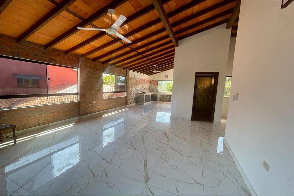 Alquilo departamento en lambare