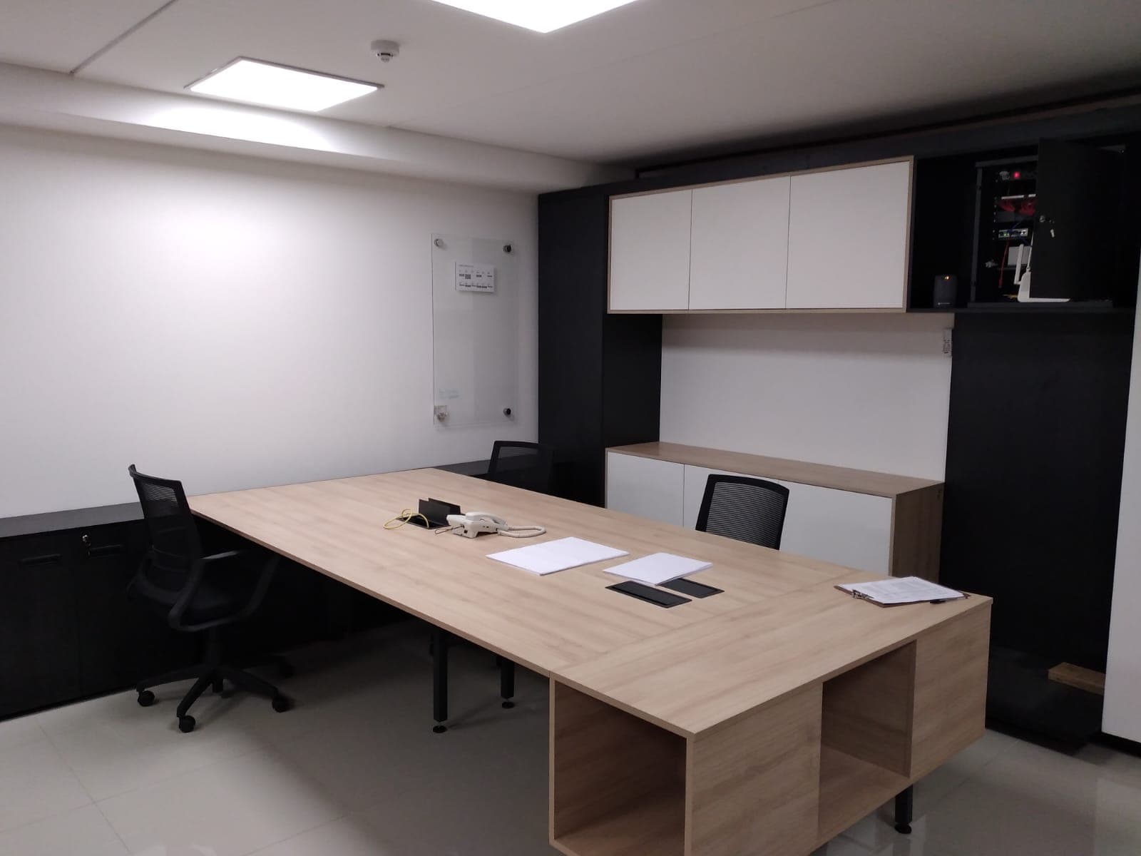 2.700 Usd - Alquilo Oficina Amoblada En Edificio Del Carmen - Avda. San Martin, foto 4