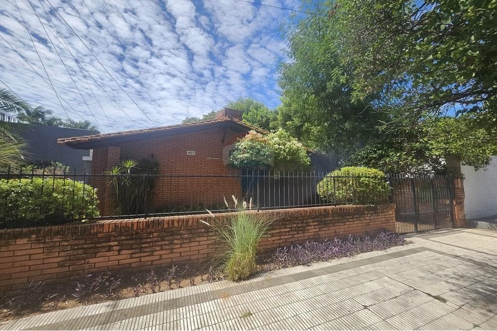 ALQUILO Casa Amoblada en Barrio Mburicao