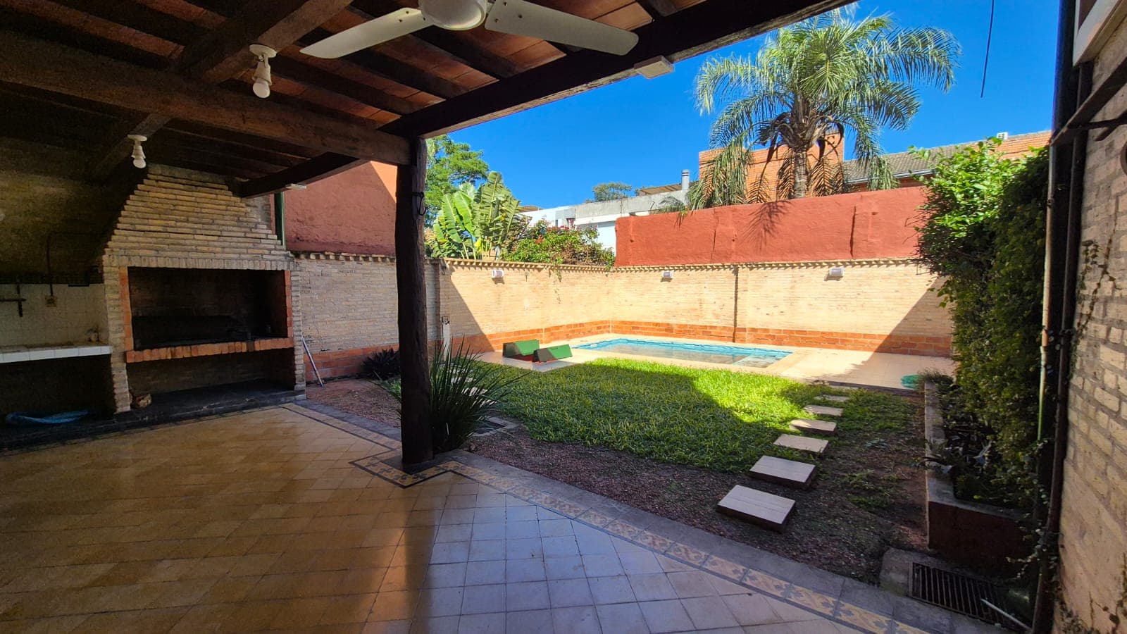 Amplio dúplex de 3 dormitorios con piscina y quincho en mburucuyá, foto 5