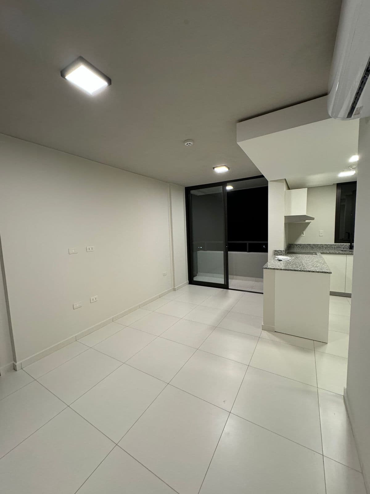 Departamento "a estrenar" en Alquiler - Edificio Insignia 5, Luque, foto 5