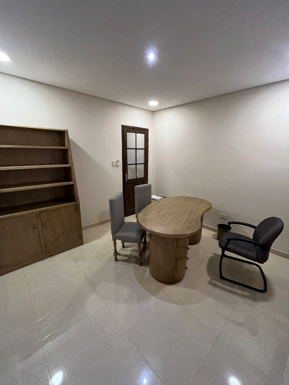 Oficina Profesional Barrio Mburicaó, foto 4