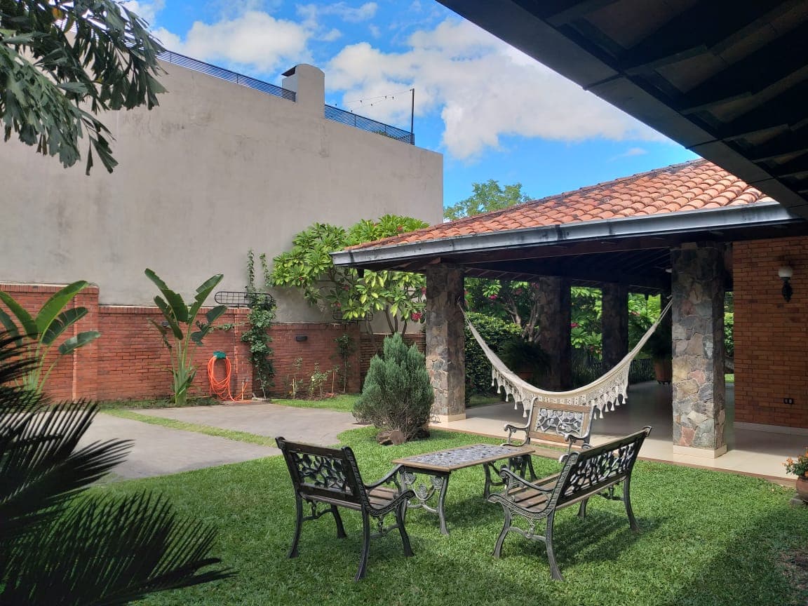 Linda Residencia en Alquiler en Asunción - Mariscal Estigarribia — foto 5