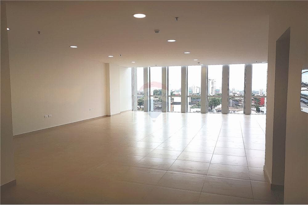 Gran oficina en elegante edificio zenith — foto 2