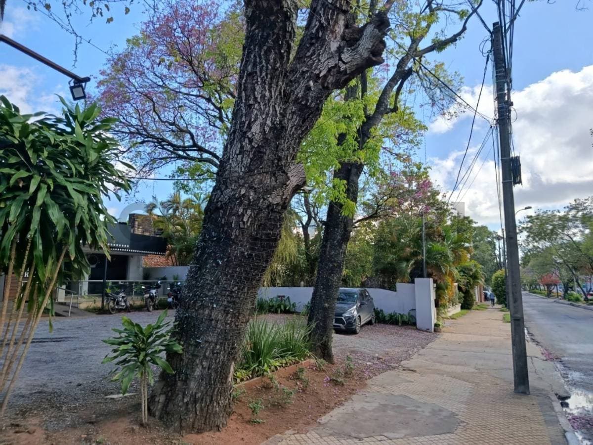 Residencia en esquina sobre Brasilia a metros embajada USA — foto 5
