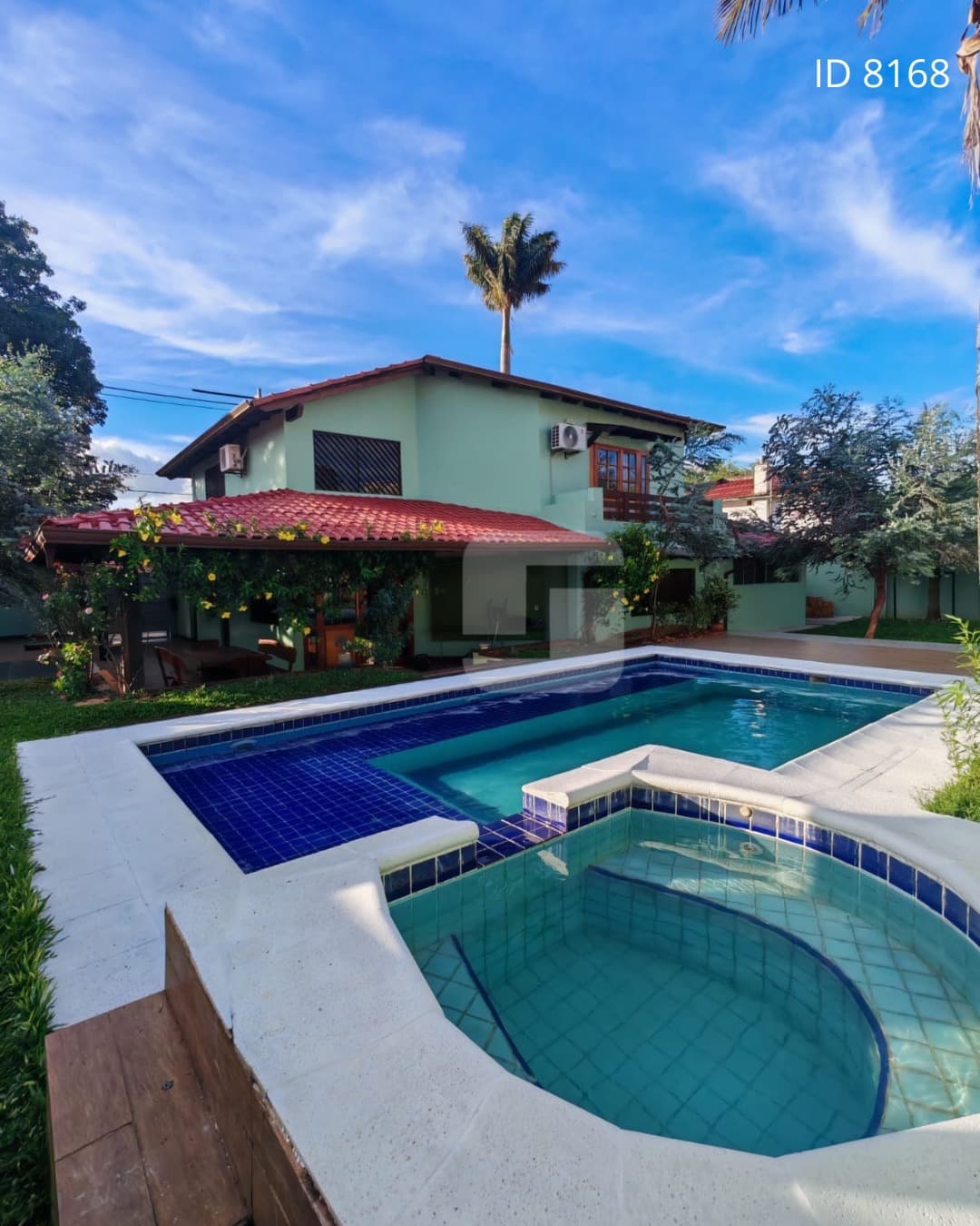 Venta de Casa en Fdo de la Mora - Zona Norte, Laguna Grande