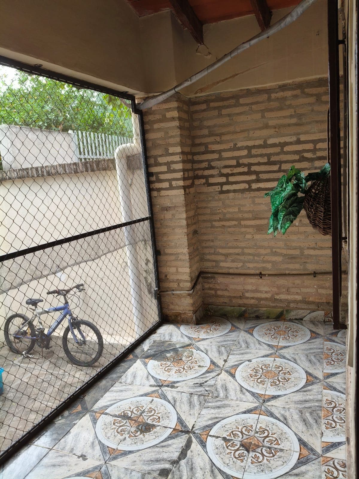 Casa Familiar En Mariano Roque Alonso – Excelente Ubicación — foto 4