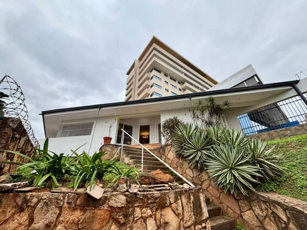 Casa comercial sobre mariscal lópez — foto 2
