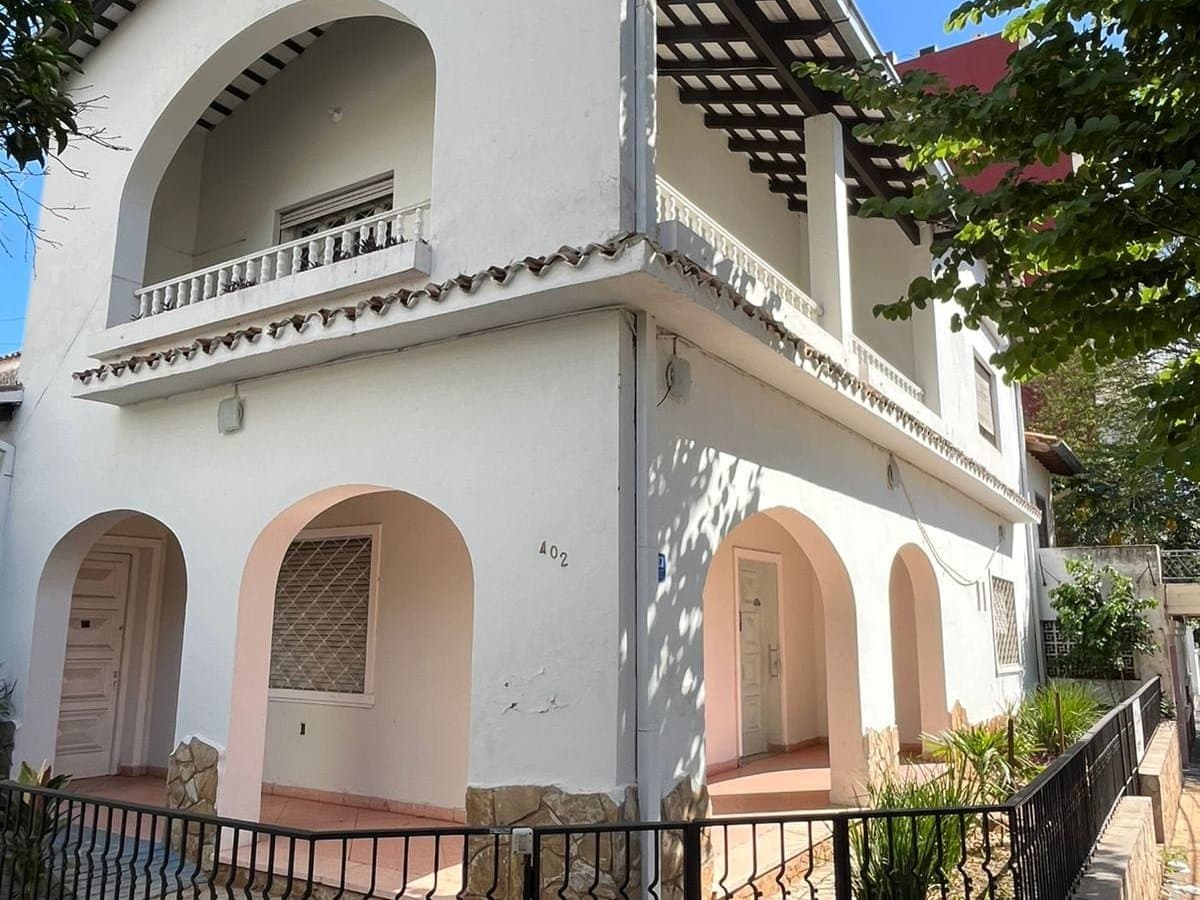 Casa en esquina en barrio ciudad nueva — foto 1