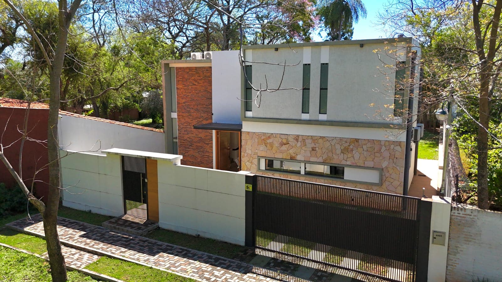 En venta casa amoblada y equipada en San Bernardino