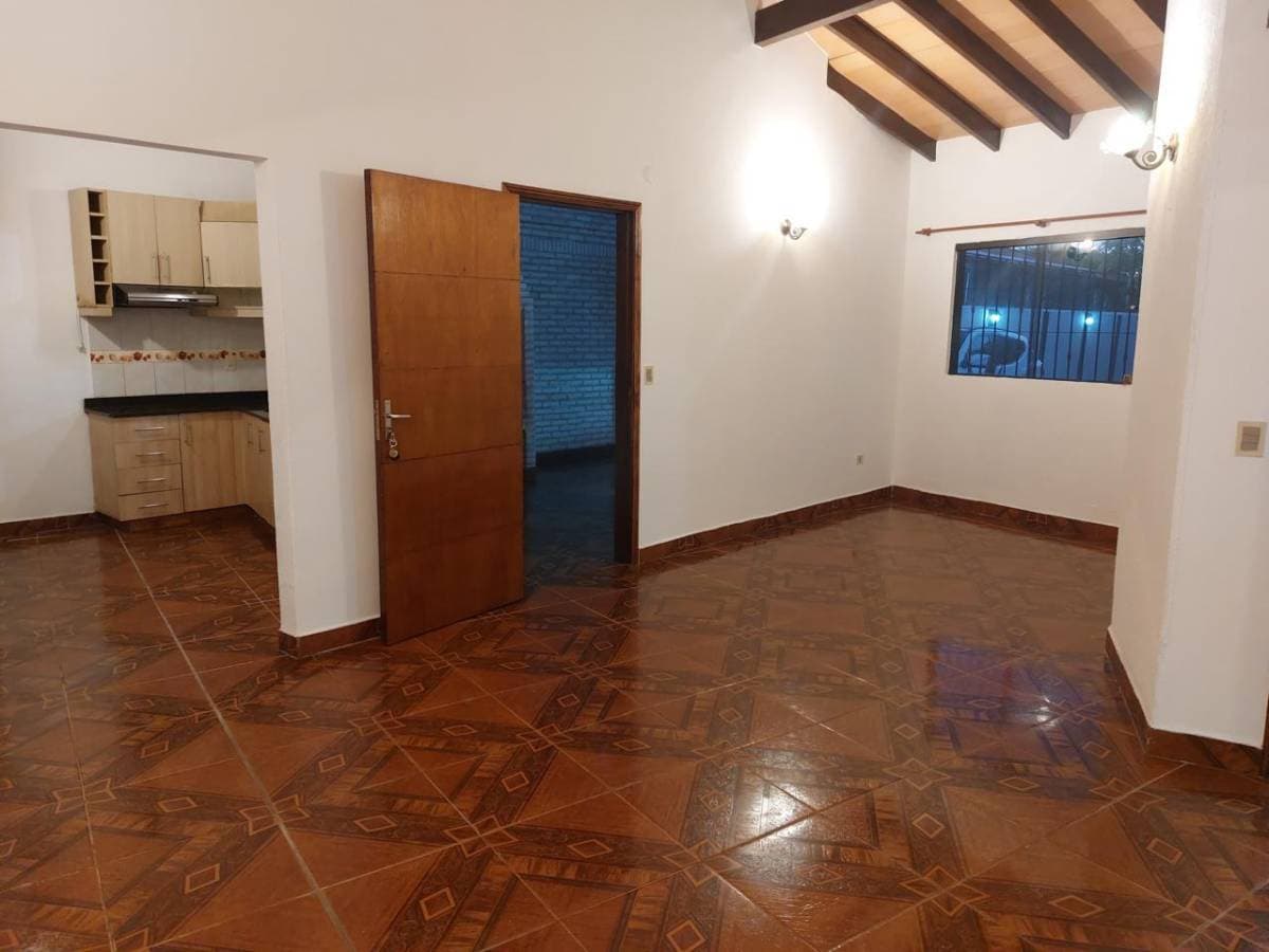 En venta casa en Luque - Laurelty, foto 3