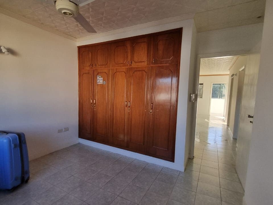 Residencia en esquina en barrio kennedy Lambaré, foto 3