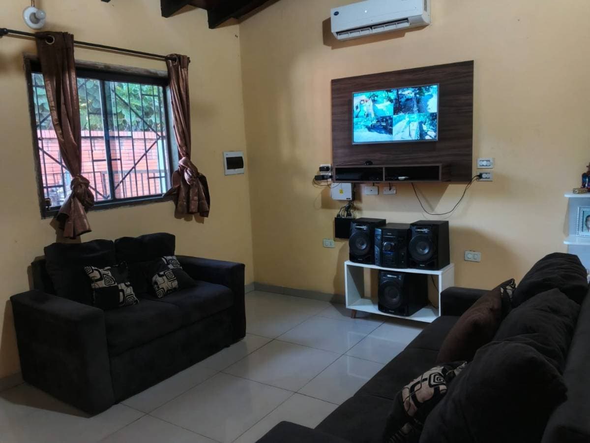 Casa en Mariano Roque Alonso en esquina — foto 3