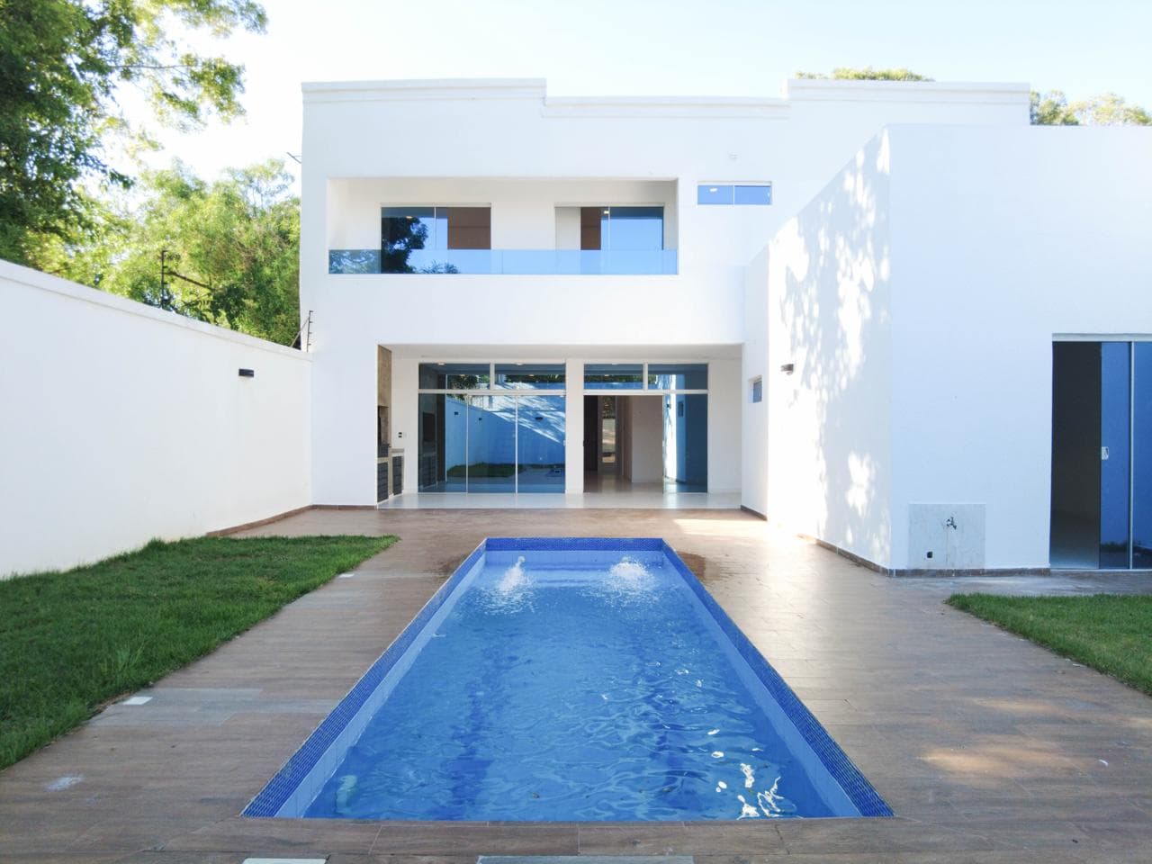 En Zona Jardin De Oro, Luque.Vendo Moderna Propiedad, foto 4