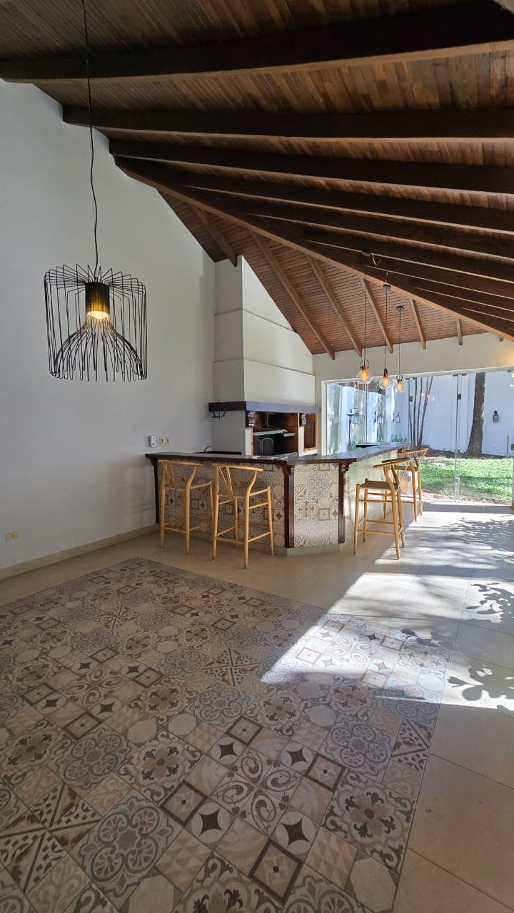 o Alquilo Casa de 7 habitaciones. Ycua Sati. COD 037 — foto 4