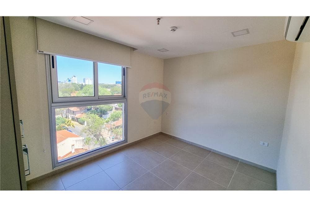 En venta departamento una hab home Villa Morra, foto 3