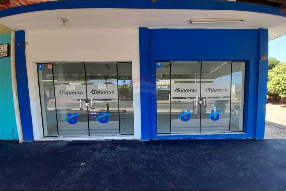 Amplio Salón Comercial Sobre Avda Acceso Sur!!! — foto 2