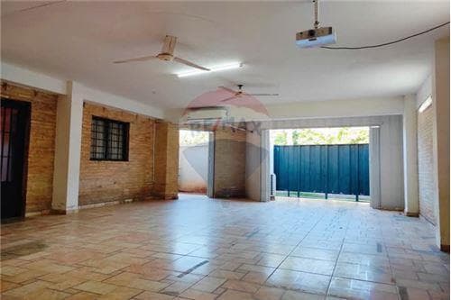 En venta amplia vivienda en zona Parques del Yacth, foto 5