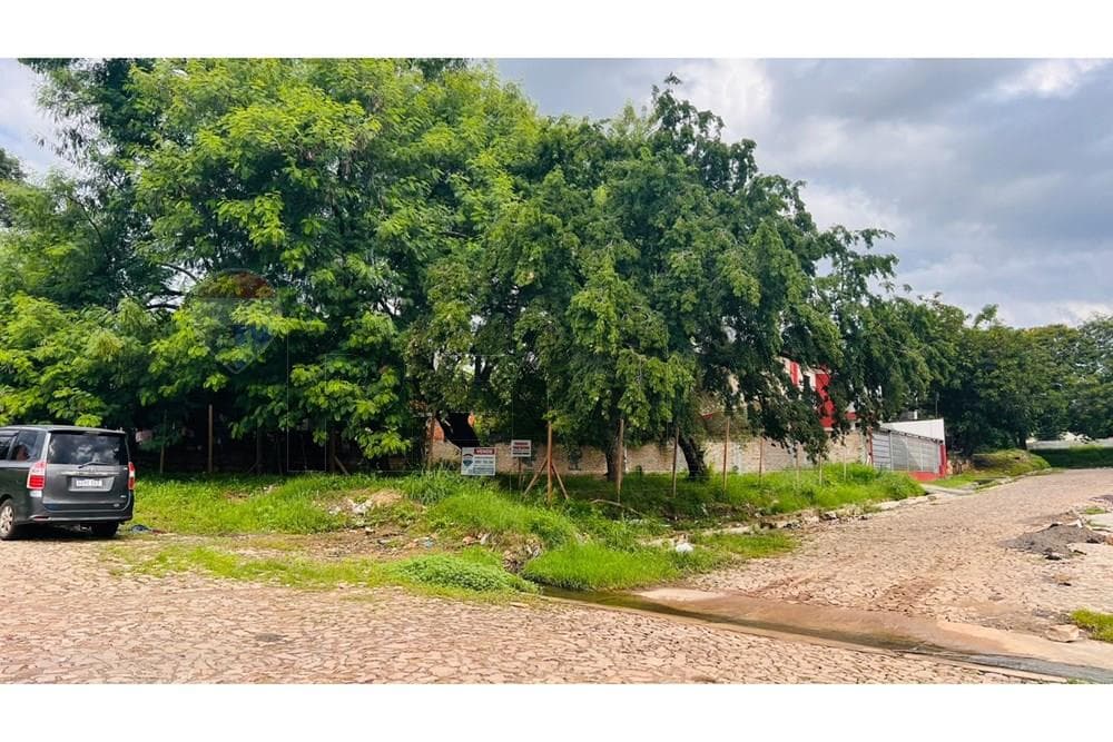 Terreno en Loma Pyta, Asunción Ideal para inversión o desarrollo