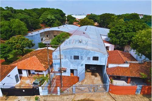 Tinglado a la Venta Fernando de la Mora — foto 1