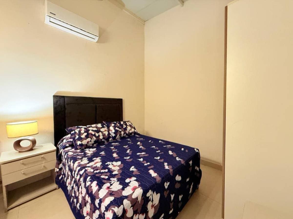 Casa de estilo contemporaneo en San Bernardino, foto 3