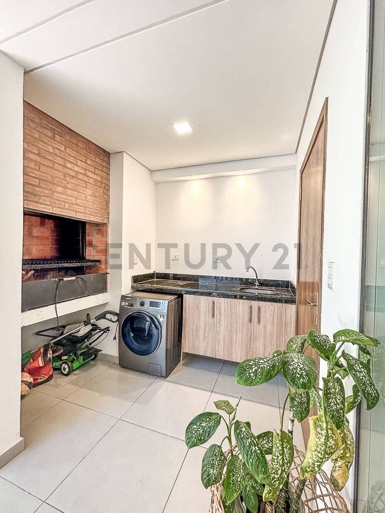 En venta hermoso duplex en Luque, foto 5