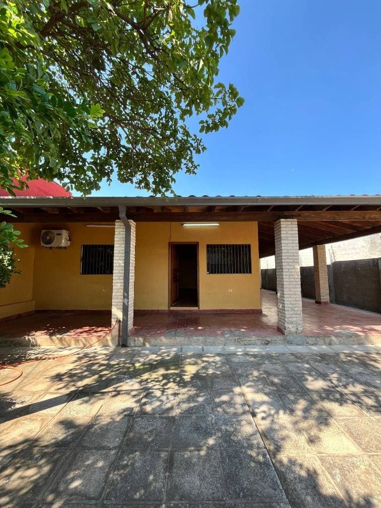 En venta casa economica en barrio obrero asuncion