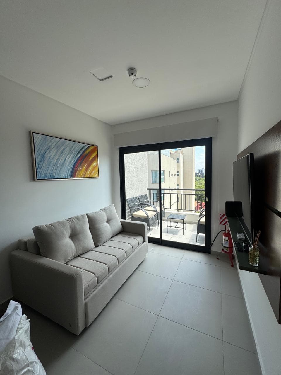 En venta departamento de 1 habitación en Las Mercedes, foto 2
