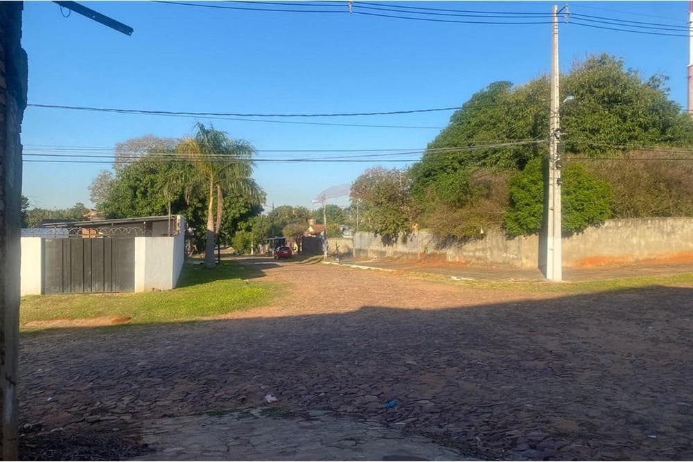Terreno Con Casa A Demoler En Lambaré