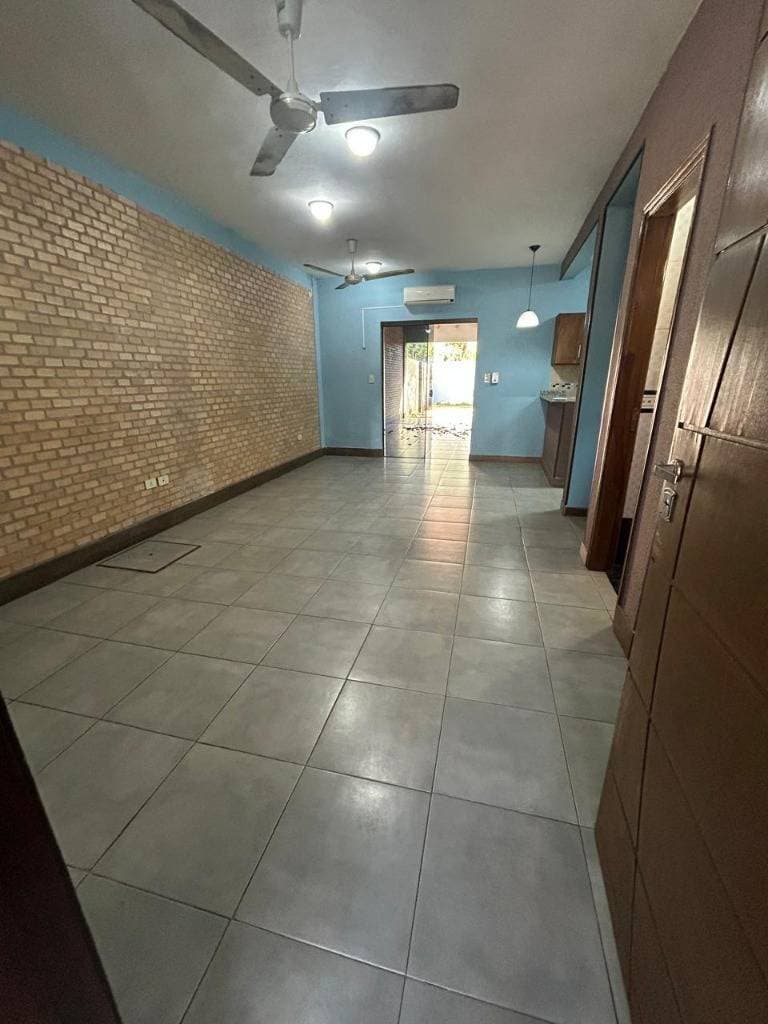 Duplex en Lambaré – zona de canal 13, foto 3