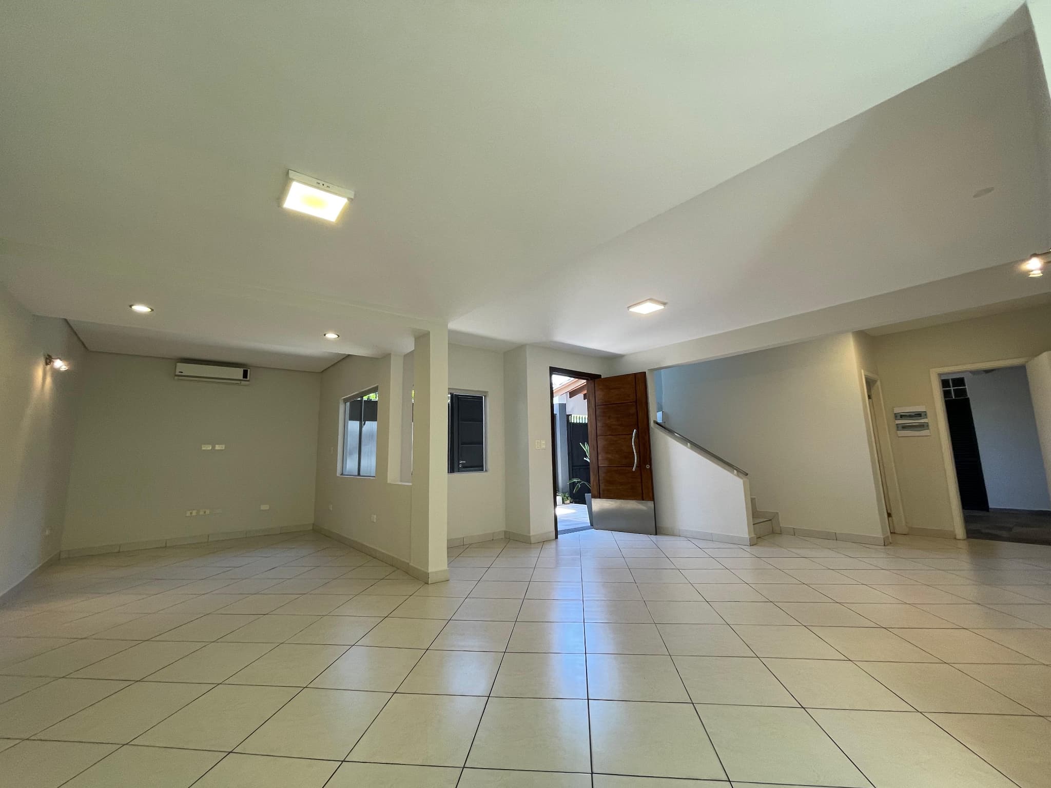 Amplio duplex a 4 min del shopping del sol — foto 3