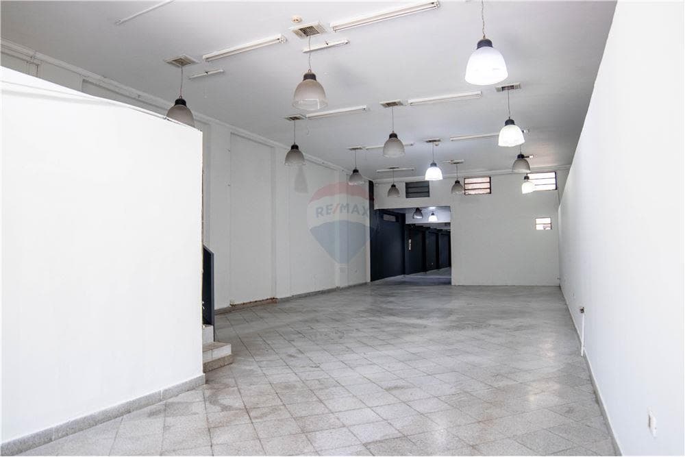Salon Comercial - Alquiler - Mercado San Lorenzo, foto 2